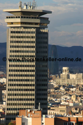 2141_Barcelona_Wolkenkratzer
