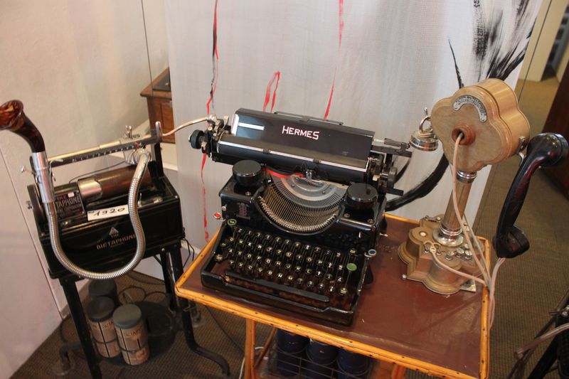 0001_CIMA_Hermes-Schreibmaschine