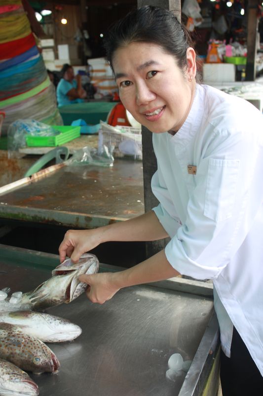 2736_Rawai Seafood Market