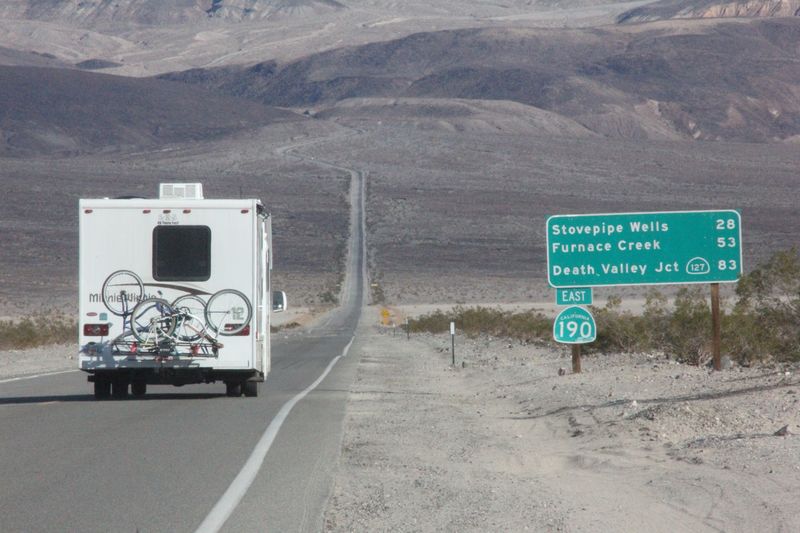 7233_Death Valley Road Caravan