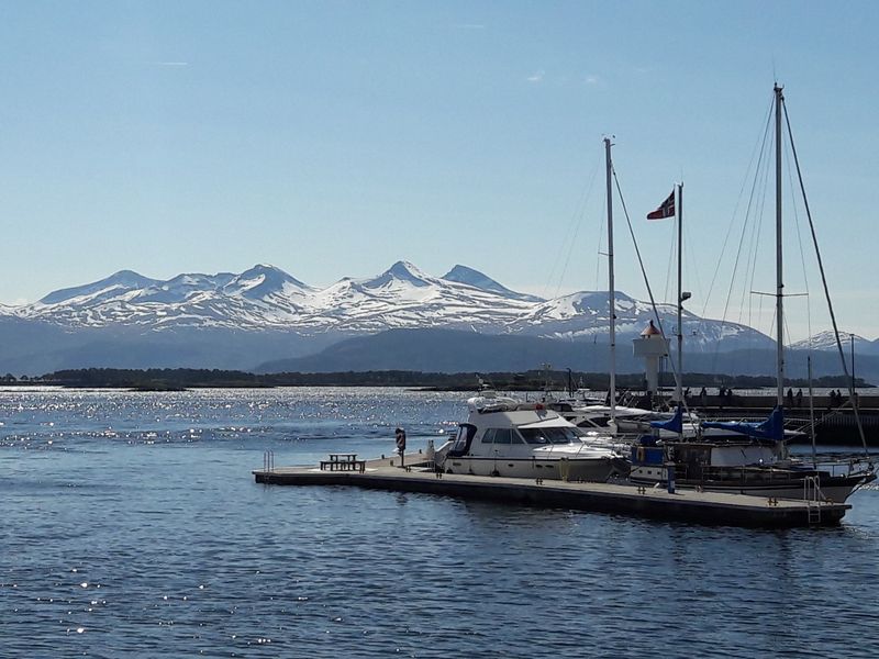 140321_Yachthafen Molde und Sunnmore Alps