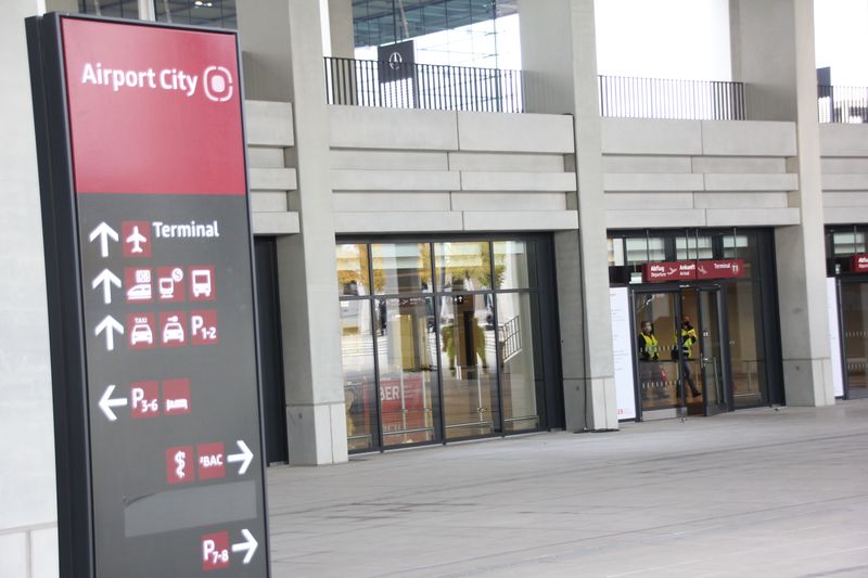 7935_Main terminal entrance